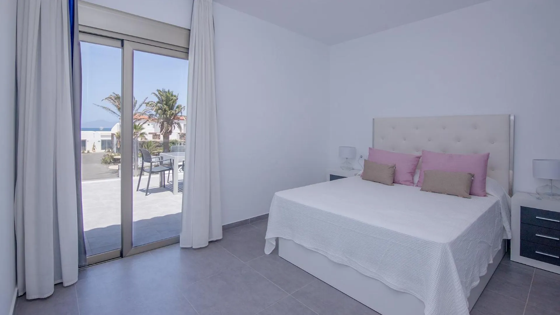 Poris 2 Beachfront Corralejo By Holidays Home Španělsko