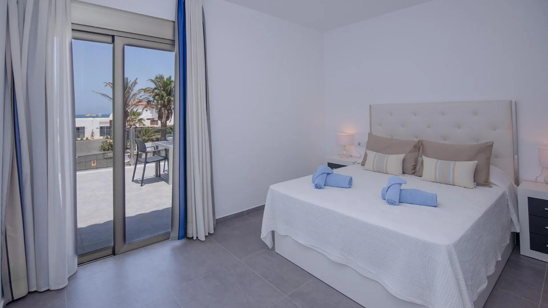Poris 2 Beachfront Corralejo By Holidays Home 0*,